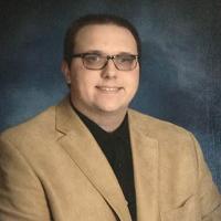 尼克·费斯 headshot