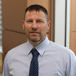 爱德万斯 headshot