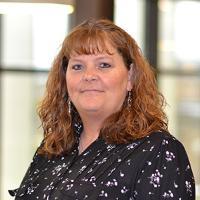 朱莉Plozel headshot