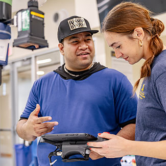 Students in a manufacturing lab