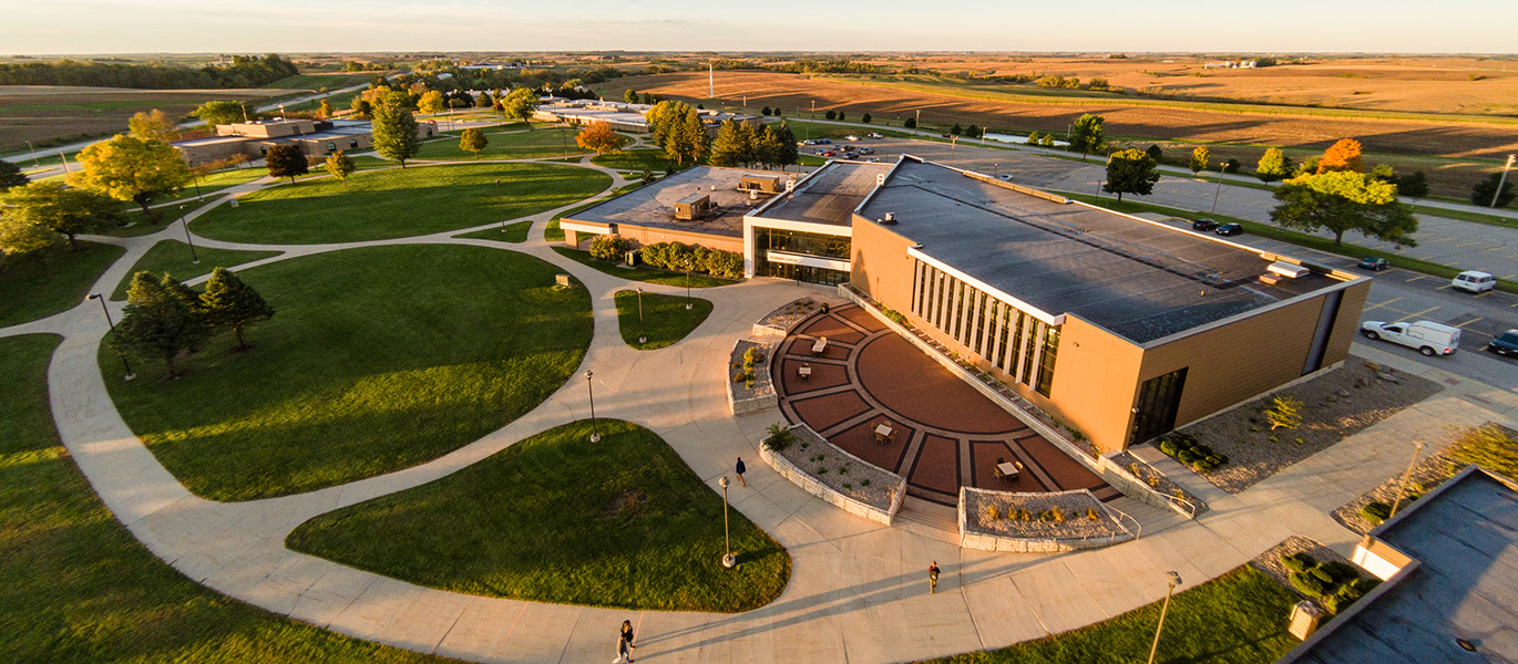 calmar_campus_dronephoto_featured image